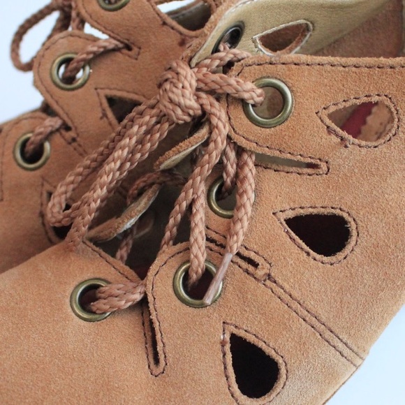 SOLD- Latigo Cabo Cutout Suede Retro Booties - Picture 3 of 7